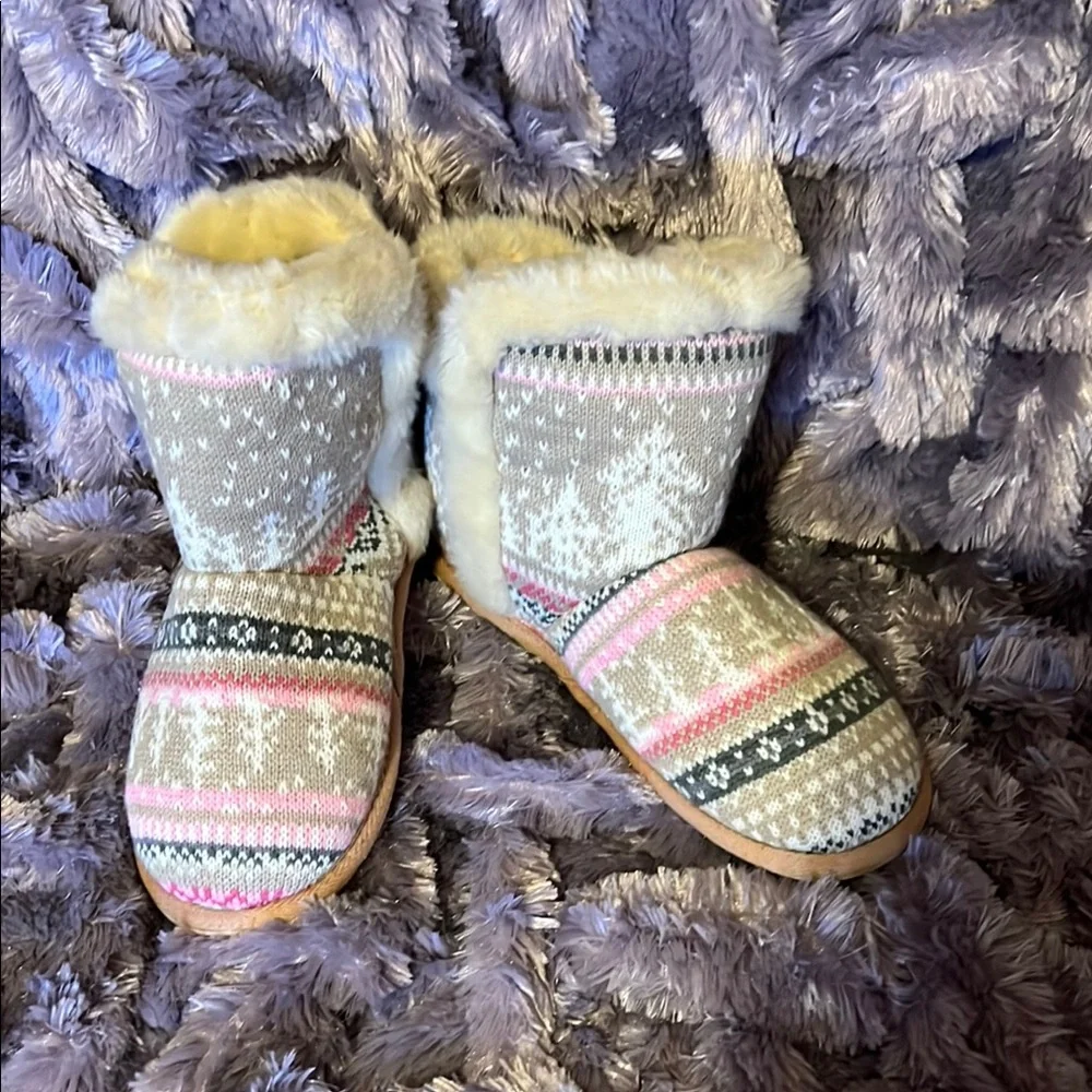 Women’s Talbots Cozy Knit Patterned Boots with Faux Fur Size 7 - Picture 2 of 16